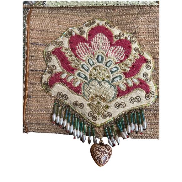 Mary Frances Beaded Floral Tapestry Kiss lock Frame Bag Boho Embellished Purse - Picture 4 of 11